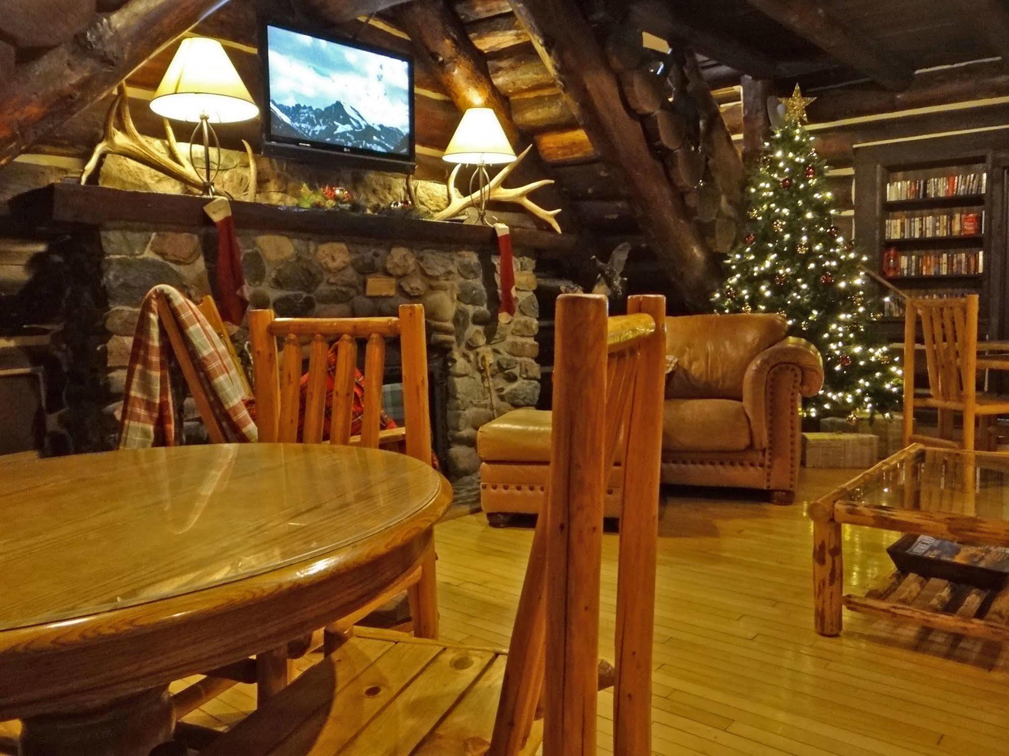 Historic Tamarack Lodge Hungry Horse Dış mekan fotoğraf